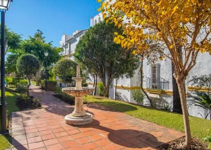 Lägenhet Luxurious Close To Puerto Banus Estepona